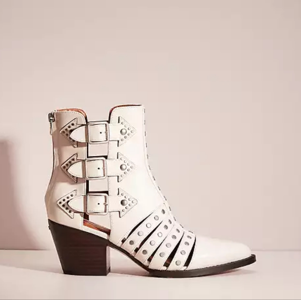 COACH Phoebe Studded Buckle Boot in Cream Chalk Size 6 New in Box